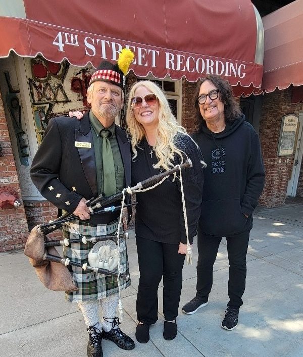 4th Street bagpipe player