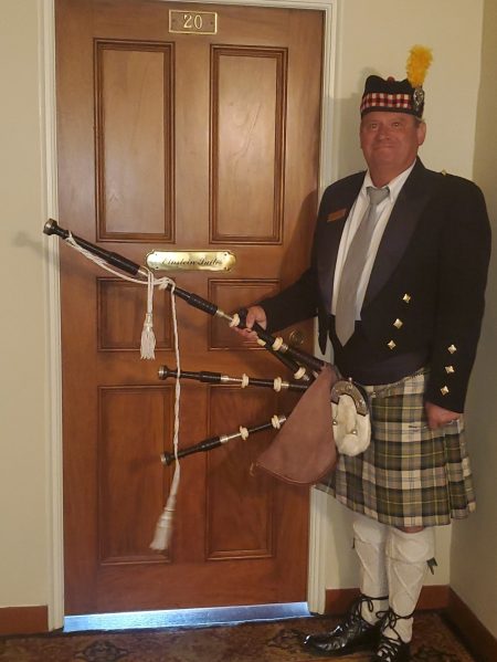 Einstien Bagpiper